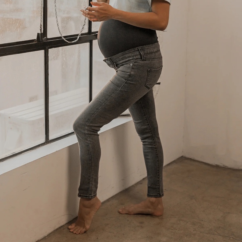 Blanqi maternity jeans size 27